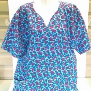 SCRUB CO. top size 2XL  Purple w/ flowers prints
